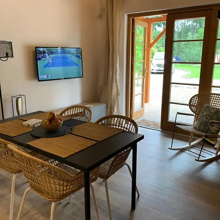 Dom Majowka I Bartoszowka I Michalowka Karwienskie Bloto Drugie