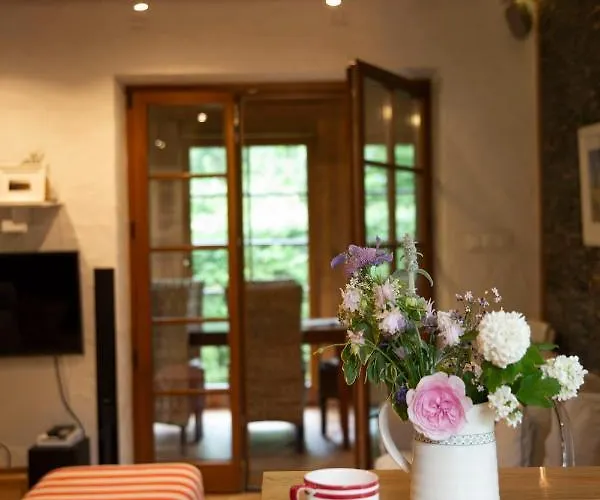 Semesterbostad Dom Majowka I Bartoszowka I Michalowka Karwienskie Bloto Drugie