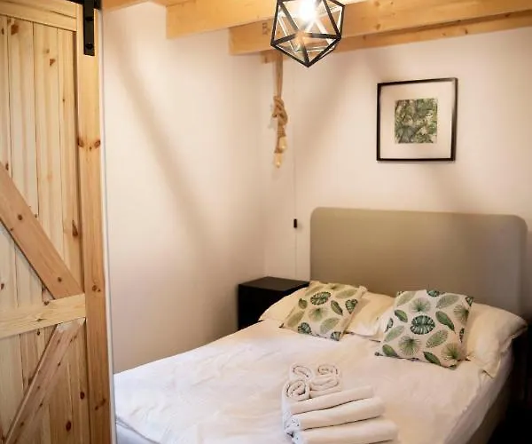 Dom Majowka I Bartoszowka I Michalowka Karwienskie Bloto Drugie